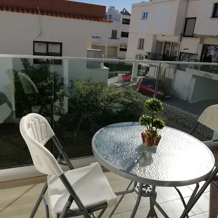 Chicos Apartament Ajia Napa